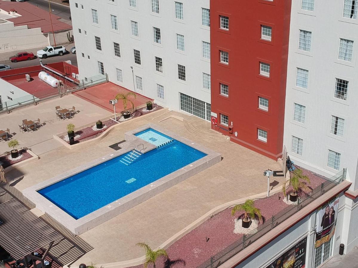 Fiesta Inn Express Ciudad Obregón エクステリア 写真