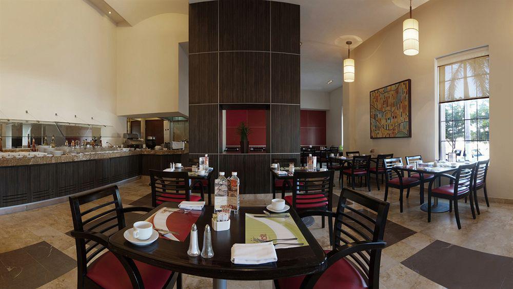 Fiesta Inn Express Ciudad Obregón エクステリア 写真